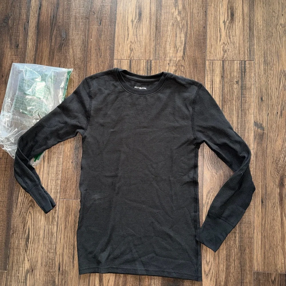 Fruit of the Loom Black Long Sleeve Tee waffle black size small new - Picture 3 of 4